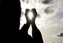 WELLBET：张伟丽成功卫冕女子草量级金腰带.